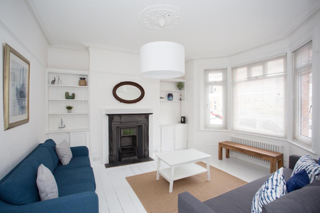 Elegant York House - On A Beach Road, Sleeps 12, With Sea Views Worthing Exterior foto