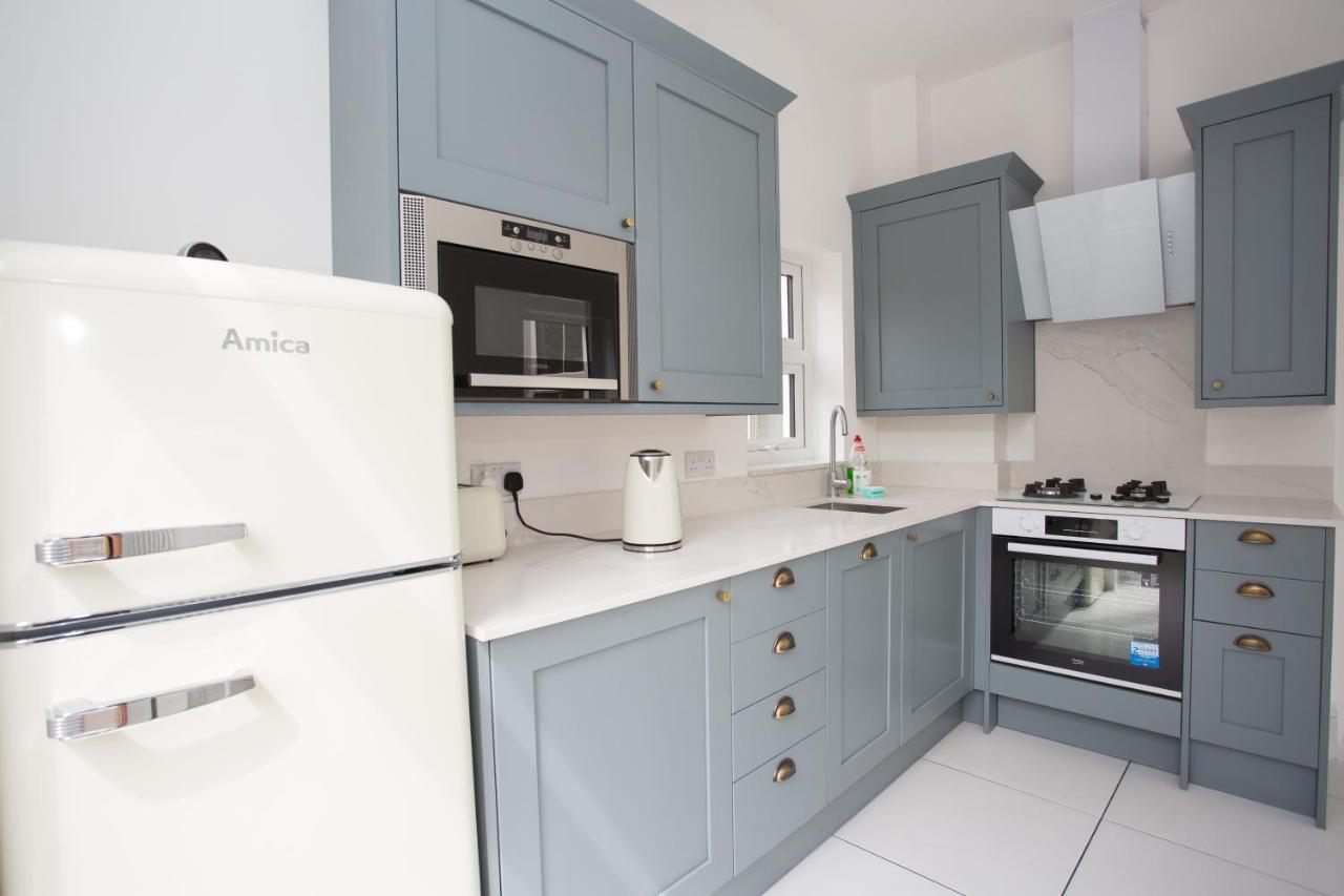 Elegant York House - On A Beach Road, Sleeps 12, With Sea Views Worthing Zimmer foto