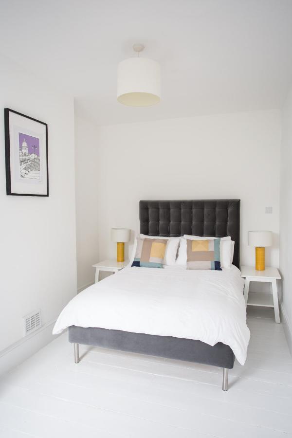 Elegant York House - On A Beach Road, Sleeps 12, With Sea Views Worthing Exterior foto